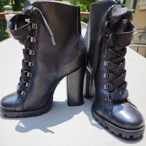 NWOT Schutz Zhara Bootie Size 9